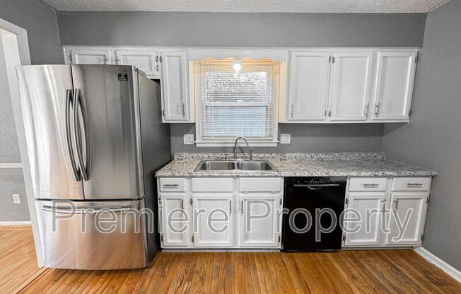 203 SE KEYSTONE DR