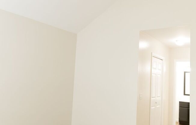 1 bed, 1 bath, 660 sqft, $2,120, Unit 65-101