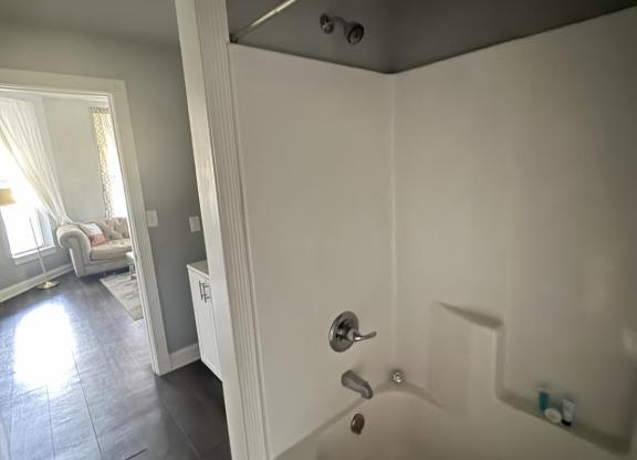 1 bed, 1 bath, 750 sqft, $950