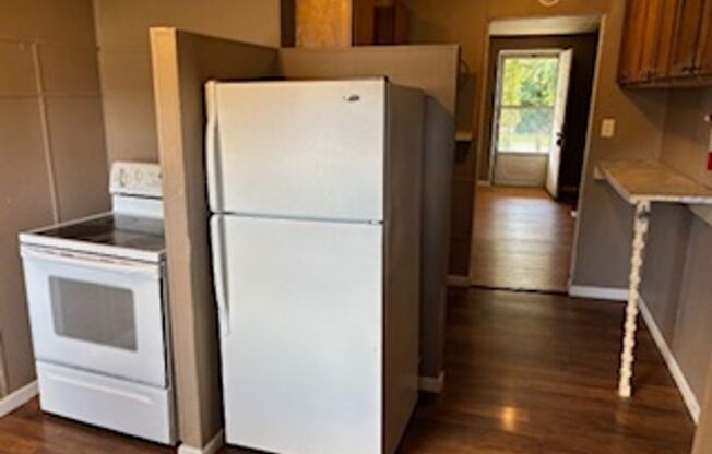 3 bedroom, 1 bathroom Triplex: Martinsville