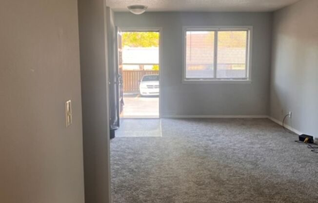 2 beds, 1.5 baths, 1,698 sqft, $1,275, Unit 1303