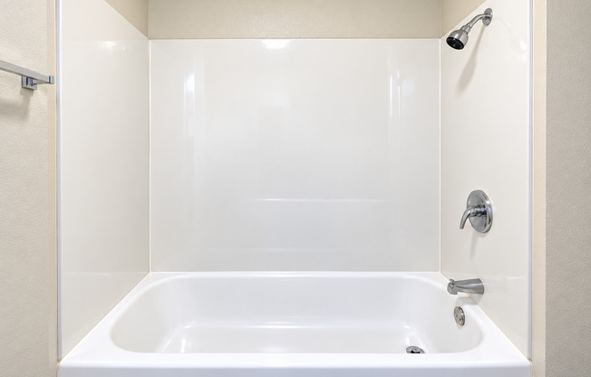 Studio, 1 bath, 366 sqft, $1,225