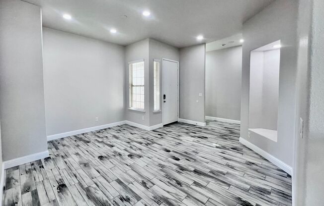 $2,895 Fowler & Church, Spacious 3 Bedroom Home with 3 Car Garage - Shirley Ave, Fresno