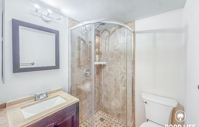 Bright 3B/2BA Condo in La Jolla with Spacious Kitchen and Dual Vanity Primary Bath