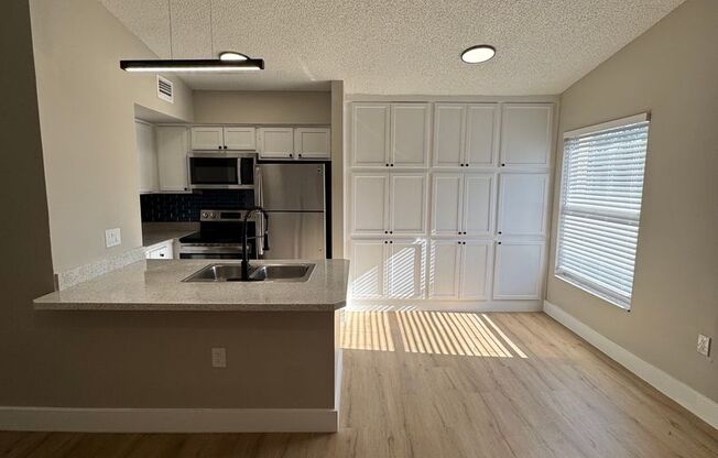 1 bed, 1 bath, 800 sqft, $1,575, Unit 7324-208