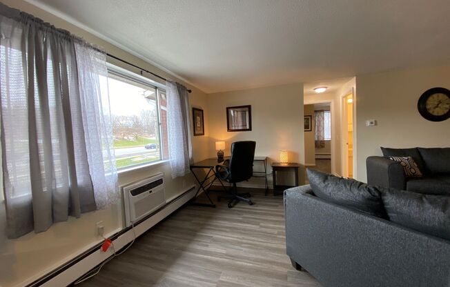 2 beds, 1 bath, 800 sqft, $1,600, Unit Apartment 11
