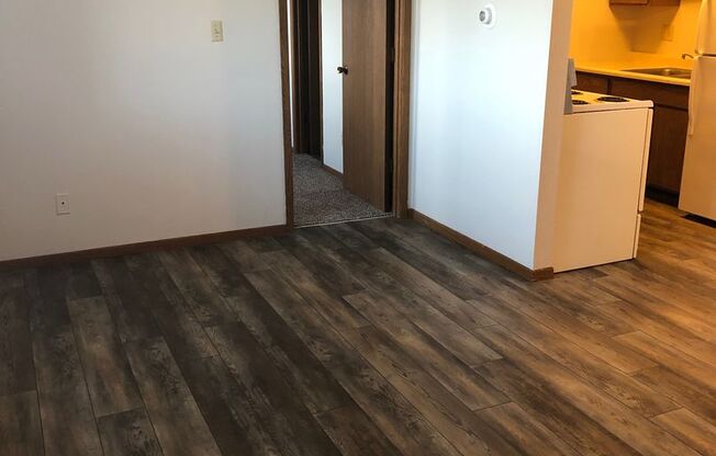 1 bed, 1 bath, 580 sqft, $650, Unit 1530-09