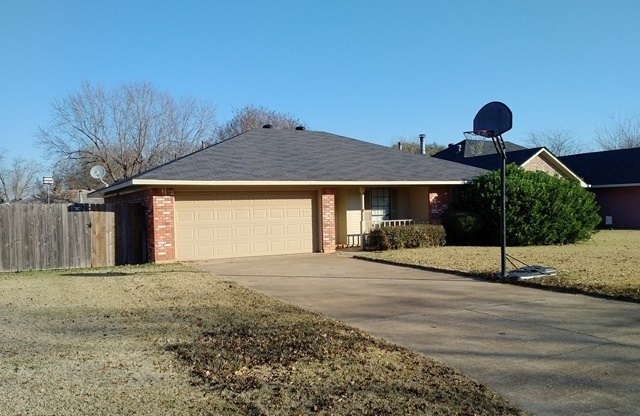 3 beds, 2 baths, $1,495