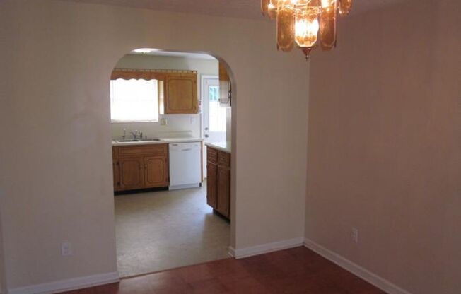 3 beds, 2 baths, $1,400