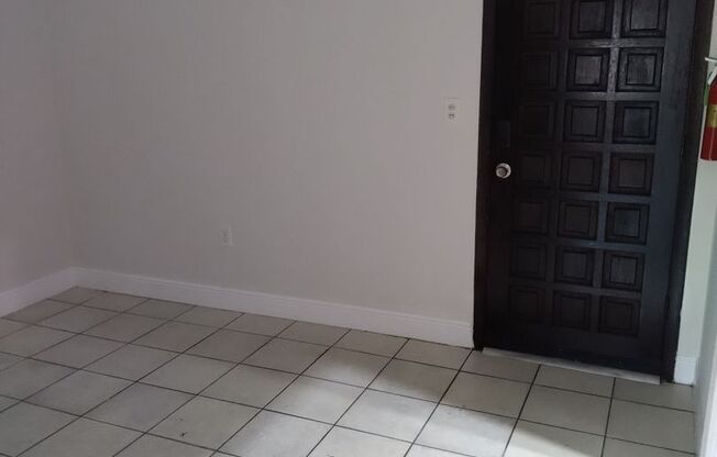 Studio, 1 bath, 450 sqft, $1,830