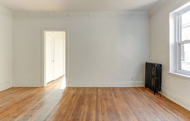 2 beds, 1 bath, 635 sqft, $1,095, Unit 208