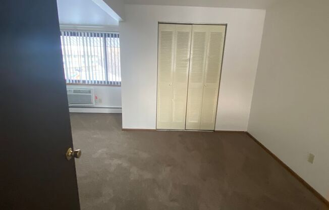 1 bed, 1 bath, 812 sqft, $999, Unit 5188 E01