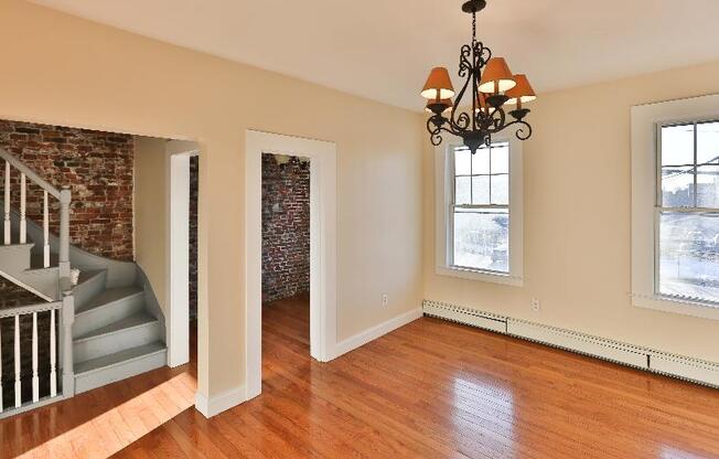 4 beds, 2 baths, $4,600, Unit 2