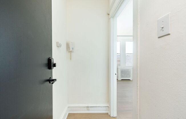 Studio, 1 bath, 375 sqft, $1,050, Unit C7