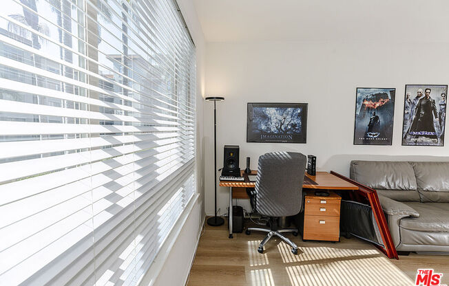 1 bed, 1 bath, 735 sqft, $2,450, Unit 239