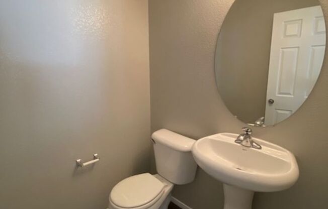 Southern Highlands 4 Bedroom- Single Family Home!