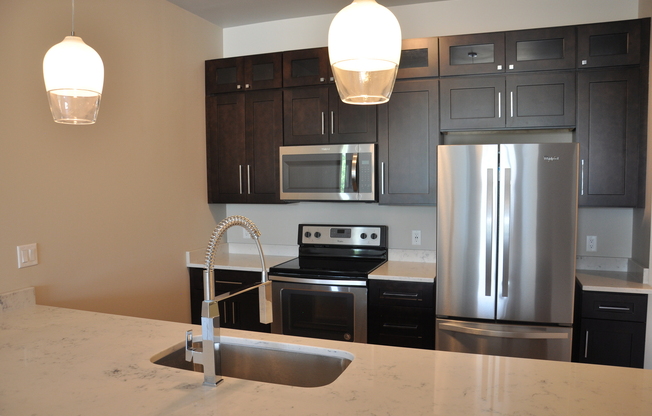 2 beds, 2 baths, 1,550 sqft, $2,400, Unit 409