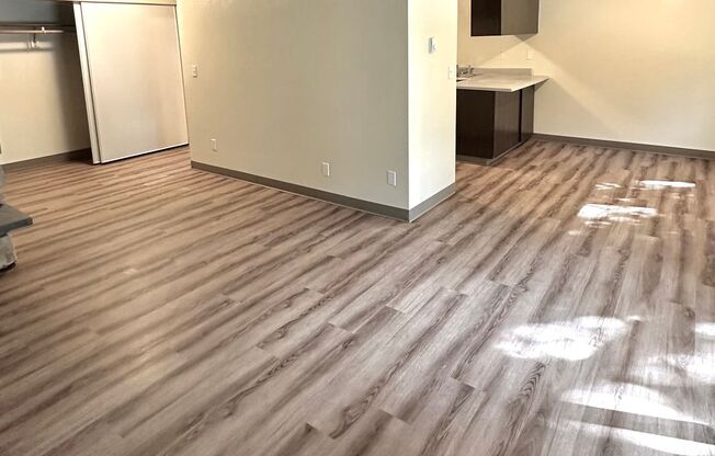 1 bed, 1 bath, 750 sqft, $1,375, Unit 7521-25
