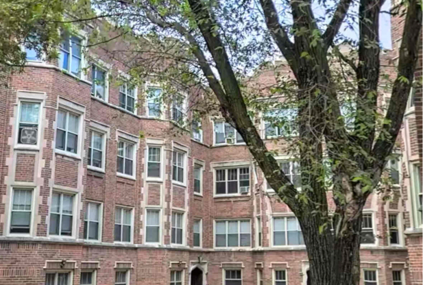 1726 E 70 ST