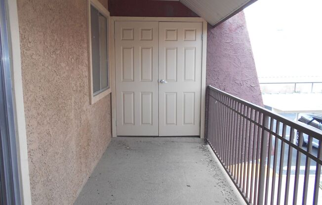 2 beds, 1 bath, $1,195, Unit # 158