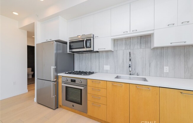 2 beds, 2 baths, 1,039 sqft, $3,700, Unit 1803