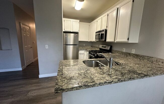 3 beds, 2 baths, $1,400, Unit # 1172