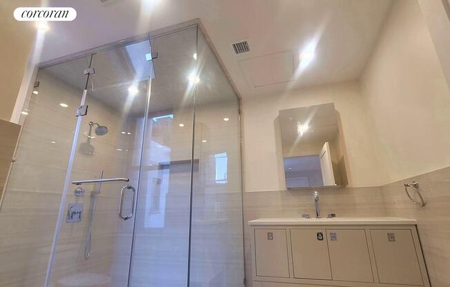 3 beds, 3 baths, $14,000, Unit PHD