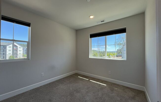 4 beds, 3.5 baths, $2,995