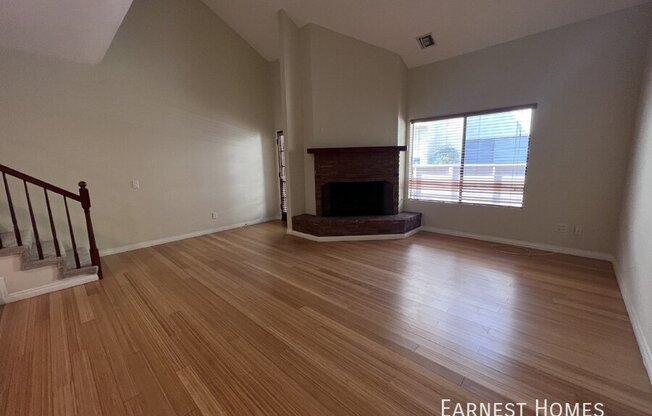 714 E ANGELENO AVE