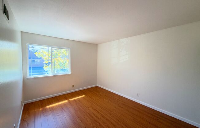 3 beds, 2.5 baths, $6,895