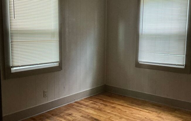 2 beds, 1 bath, $1,050