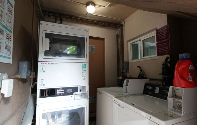 1 bed, 1 bath, $2,100, Unit 07