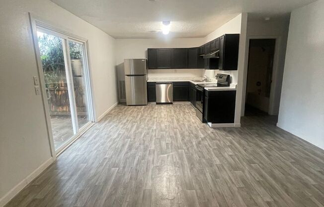 2 beds, 1 bath, $895