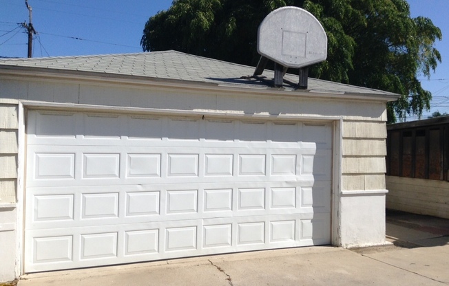 Beach House with Big Garage