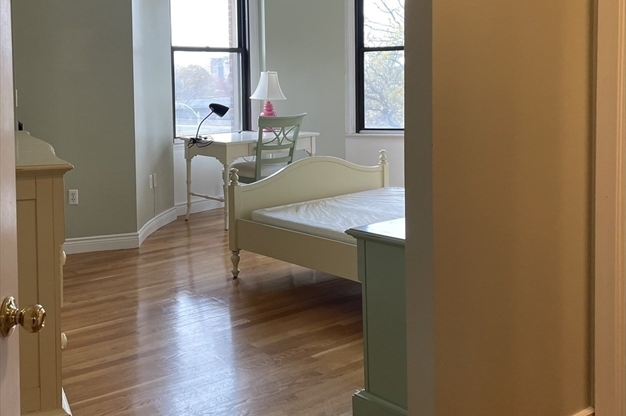 2 beds, 2 baths, 1,130 sqft, $4,850, Unit 304