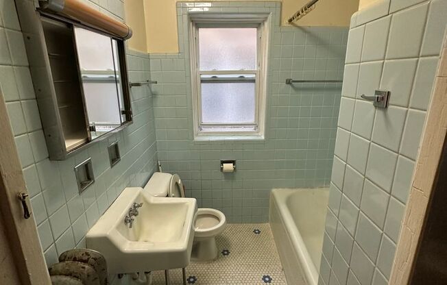 1 bed, 1 bath, $1,240