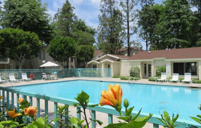 2 beds, 1 bath, 876 sqft, $2,595, Unit F112