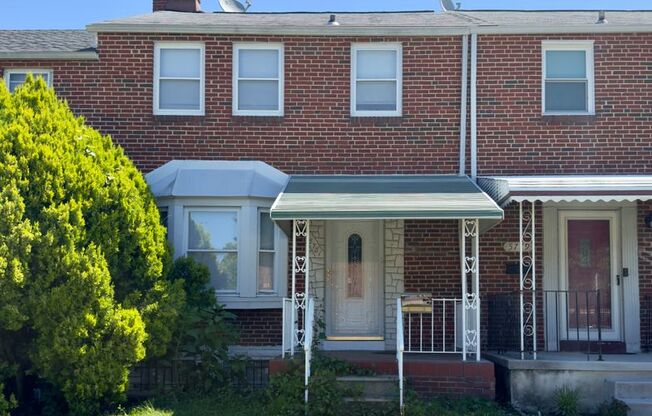 Charming 3 Bedroom/2 Bathroom Townhome in Loch Raven, MD!