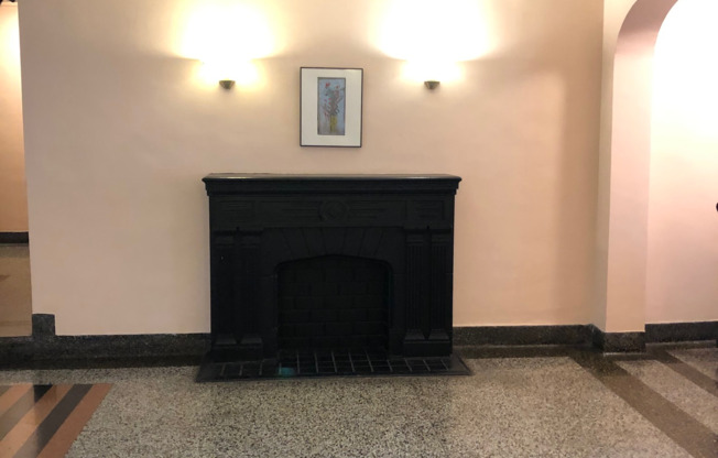 240 E 24 ST