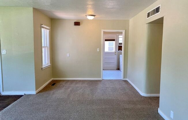 Cute Cottage House with Private Courtyard + Walking Distance to CSU!