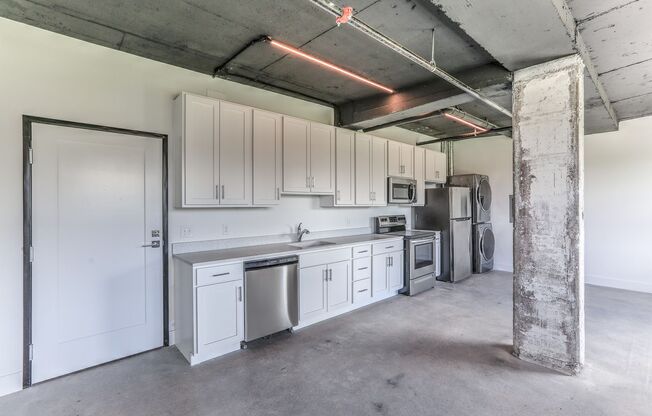 Studio, 1 bath, 555 sqft, $1,025, Unit D201