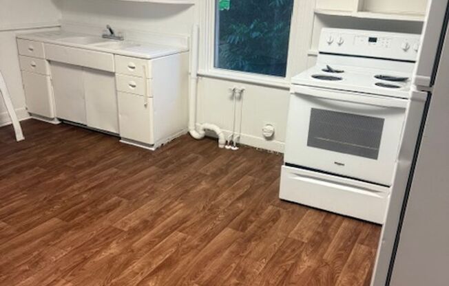 2 Bedroom 1 Bath Available to Rent for $725/Mo.