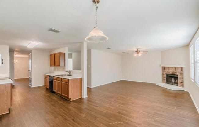 2803 AMBER WAVES LN