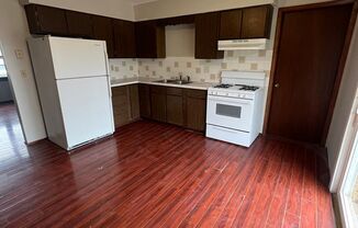 2 beds, 1 bath, $850, Unit 24