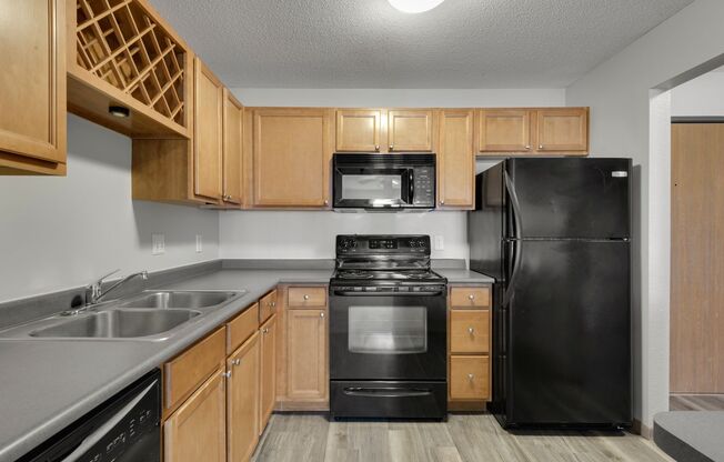 2 beds, 2 baths, 976 sqft, $1,595, Unit 3900107R