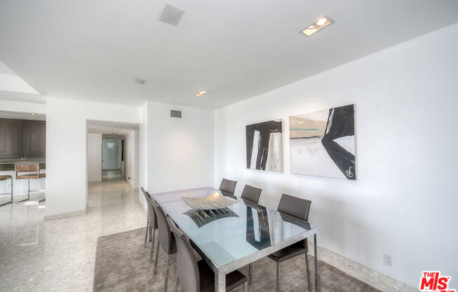 2 beds, 3 baths, 2,085 sqft, $7,250, Unit 1207