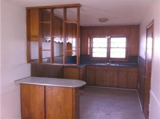 3 beds, 1 bath, $1,295