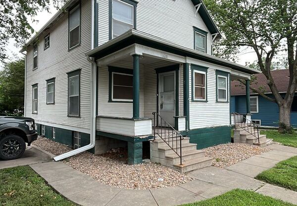1625 N 33 ST
