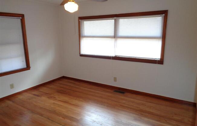 3 beds, 1 bath, $1,350