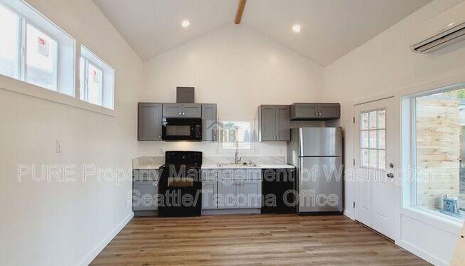 5621 N 44 ST